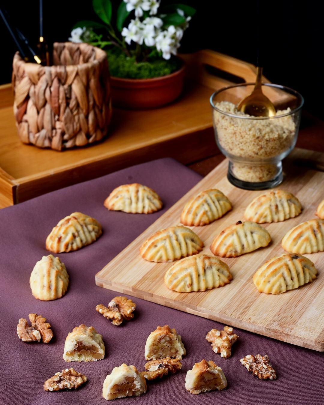 Assorted Maamoul with Pistachios and Walnuts معمول مشكل بالفستق والجوز - Amalina Gourmet